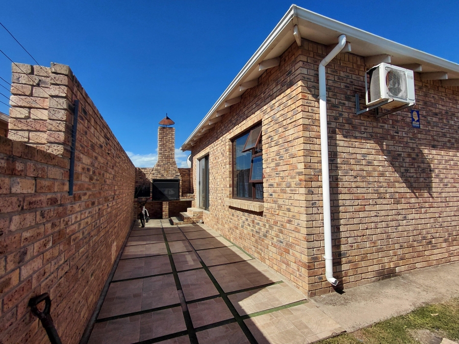 2 Bedroom Property for Sale in Campher Park Eastern Cape